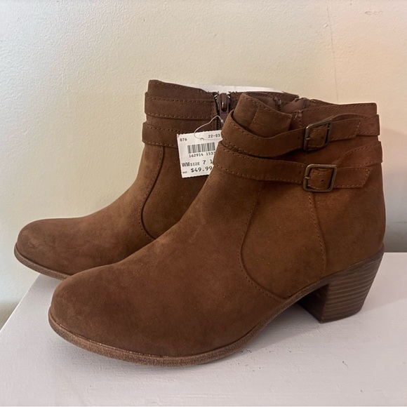 American Eagle Outfitters Shoes - American Eagle Brown Ankle Booties 7.5 NWT
